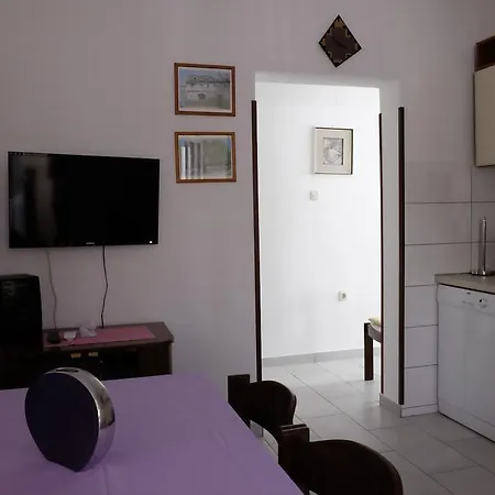 Apartments Duje 1845 *