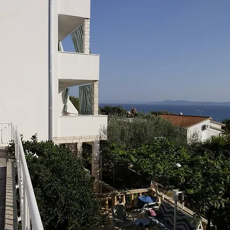 Apartments Duje 1845 *